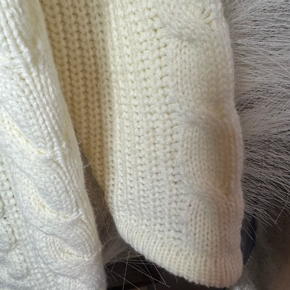 Women's Cream Cable Knit Sweater - Picture 3 of 6